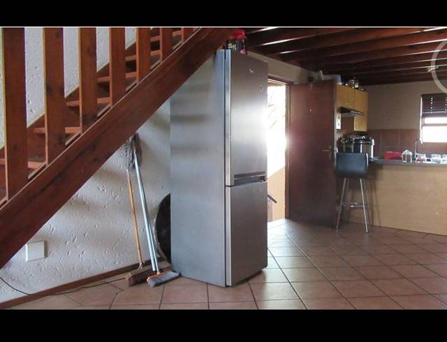 2 BEDROOM APARTMENT FOR SALE IN SUNNINGHILL